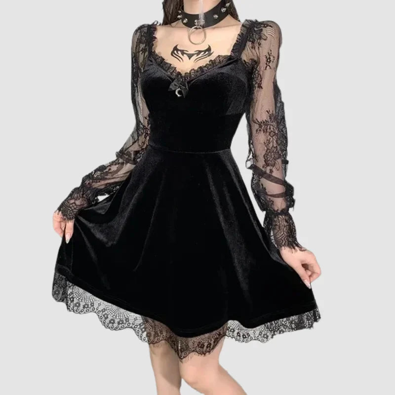 GOTISCHES KORSETTKLEID