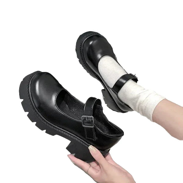 Schwarze Pumps im japanischen Stil