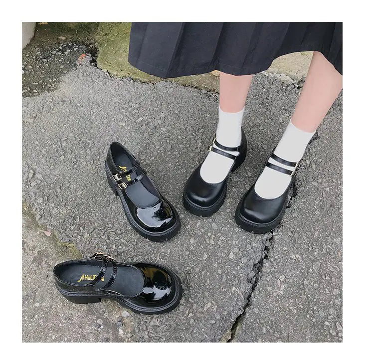 Schwarze Pumps im japanischen Stil