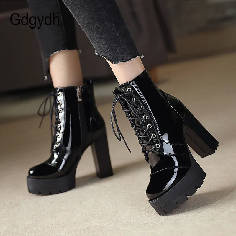 Hohe Gothic-Stiefel