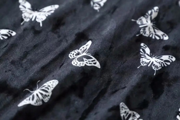ROBE GOTHIQUE COURTE NOIRE AVEC PAPILLONS