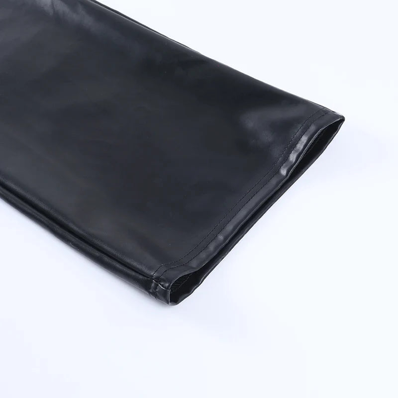 PANTALON GOTHIQUE EN CUIR ÉCOLOGIQUE DANS UN STYLE URBAIN