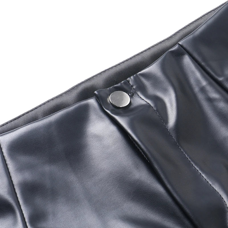 PANTALON GOTHIQUE EN CUIR ÉCOLOGIQUE DANS UN STYLE URBAIN