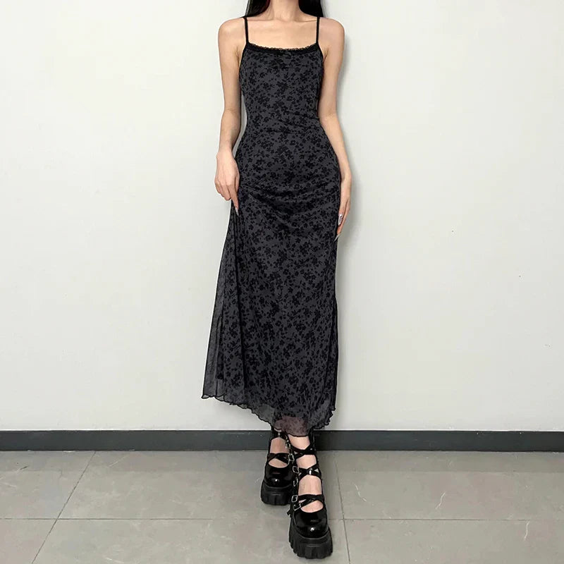 Robe gothique noire d'été