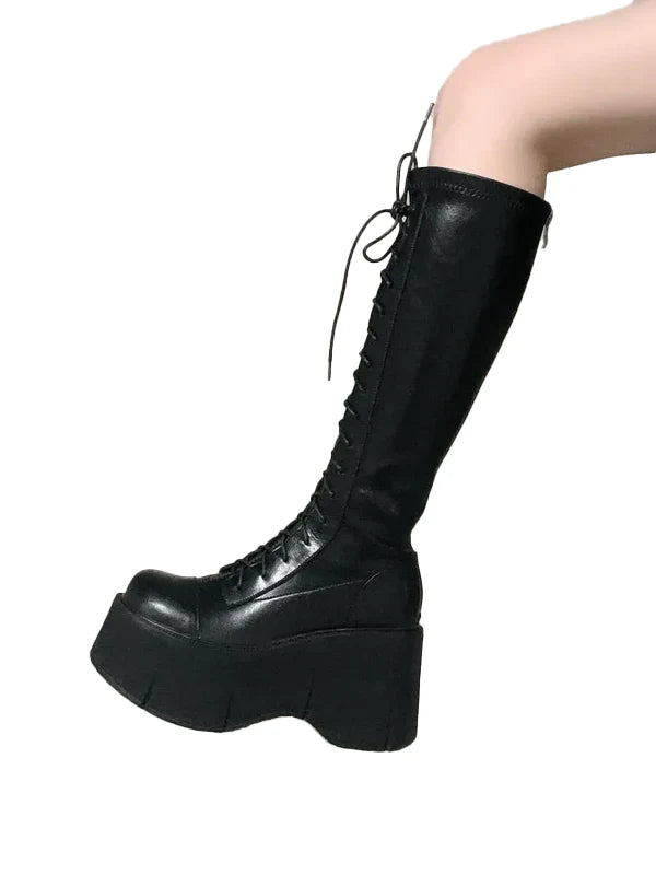 Lange schwarze Gothic-Schuhe – glänzend