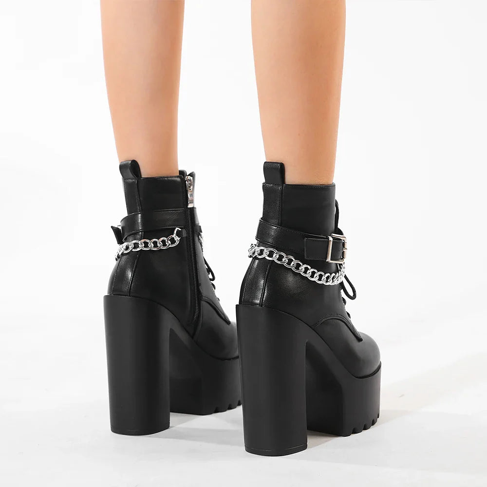 Hohe Schuhe mit Kette - schwarz