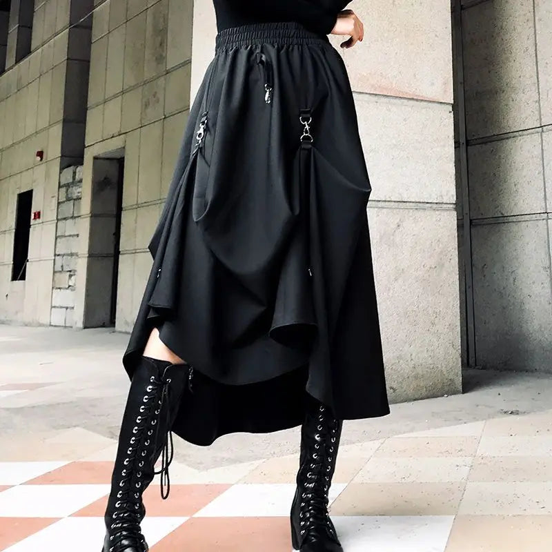 LANGER ROCK IM GOTHIC-STIL
