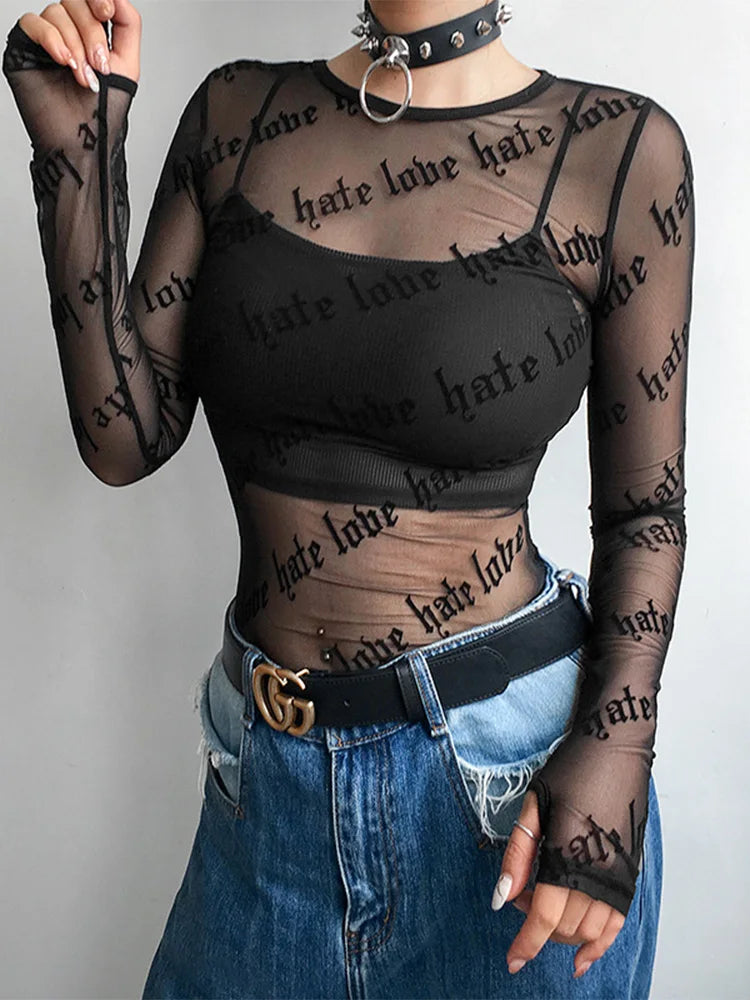 Top transparent avec motif "haine amour"
