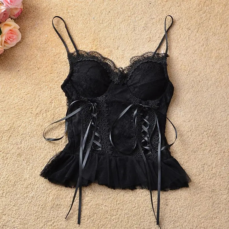 Corset gothique court soulignant la taille