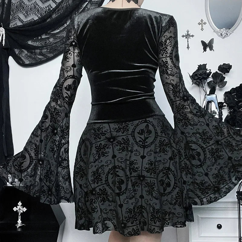 ROBE GOTHIQUE EN DENTELLE VICTORIENNE