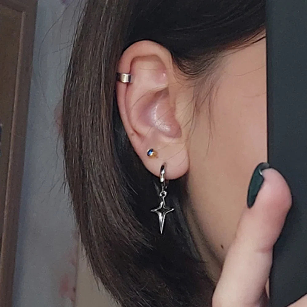 Boucles d'oreilles punk avec motif étoile