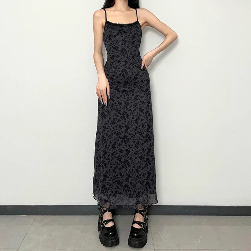 Robe gothique noire d'été