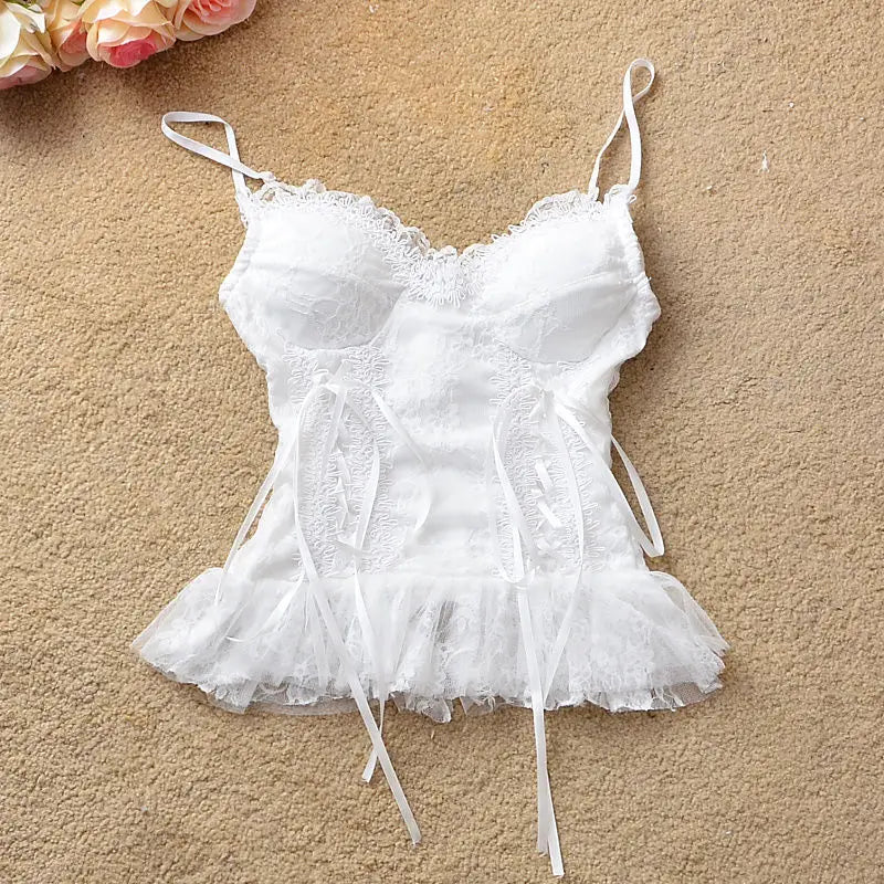 Corset gothique court soulignant la taille