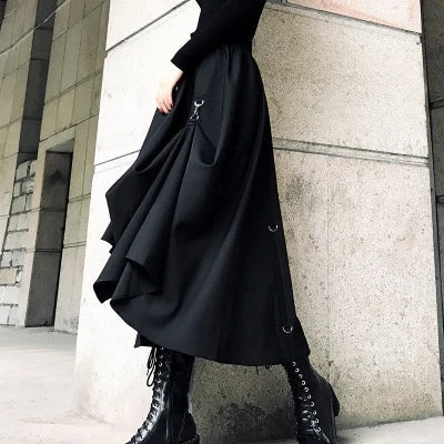LANGER ROCK IM GOTHIC-STIL