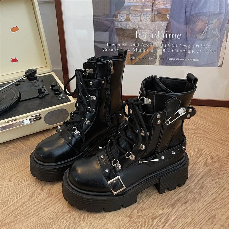 Chaussures gothiques à boucles