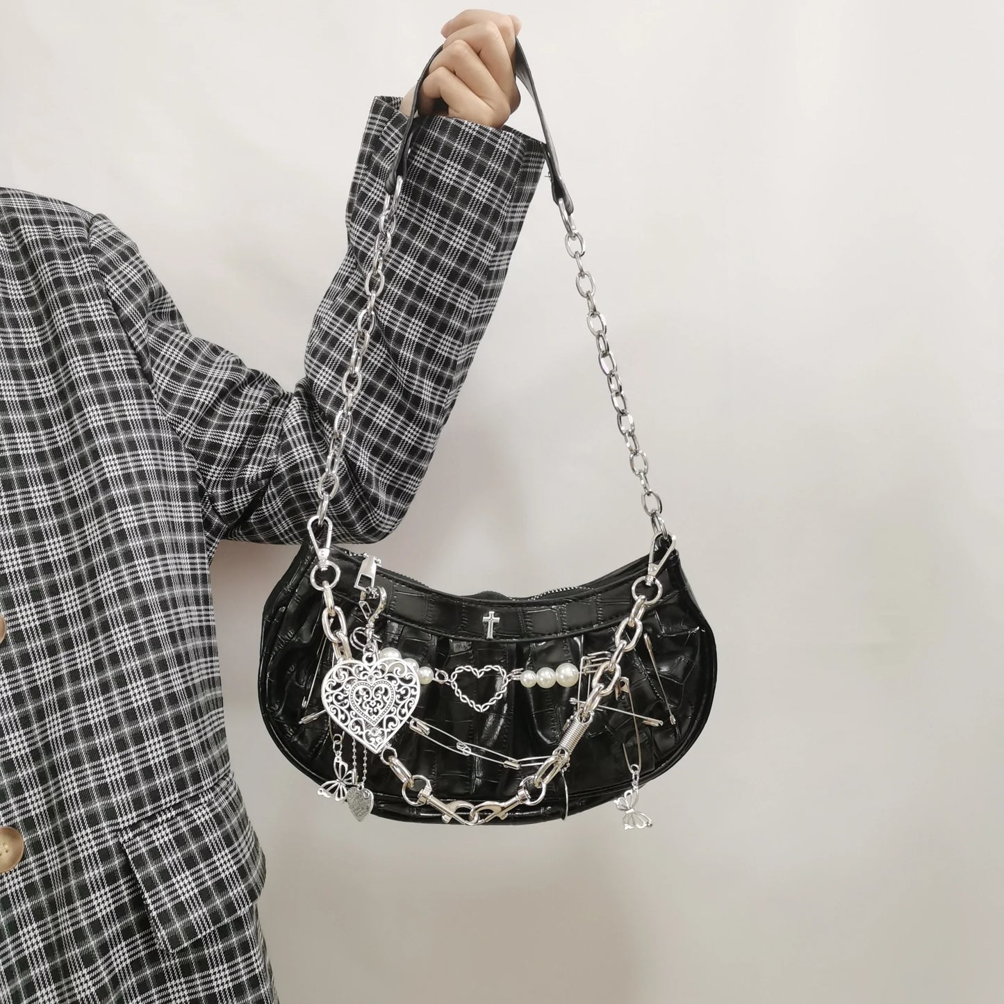 Plissierte Gothic-Handtasche – Schwarz