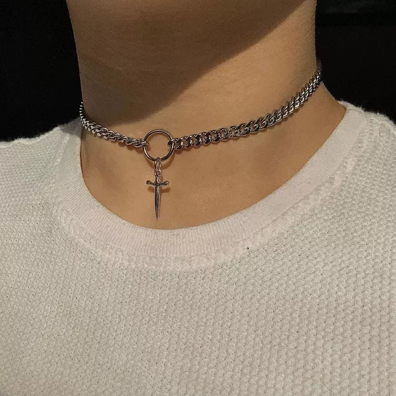 Tour de cou alternatif avec motif croix