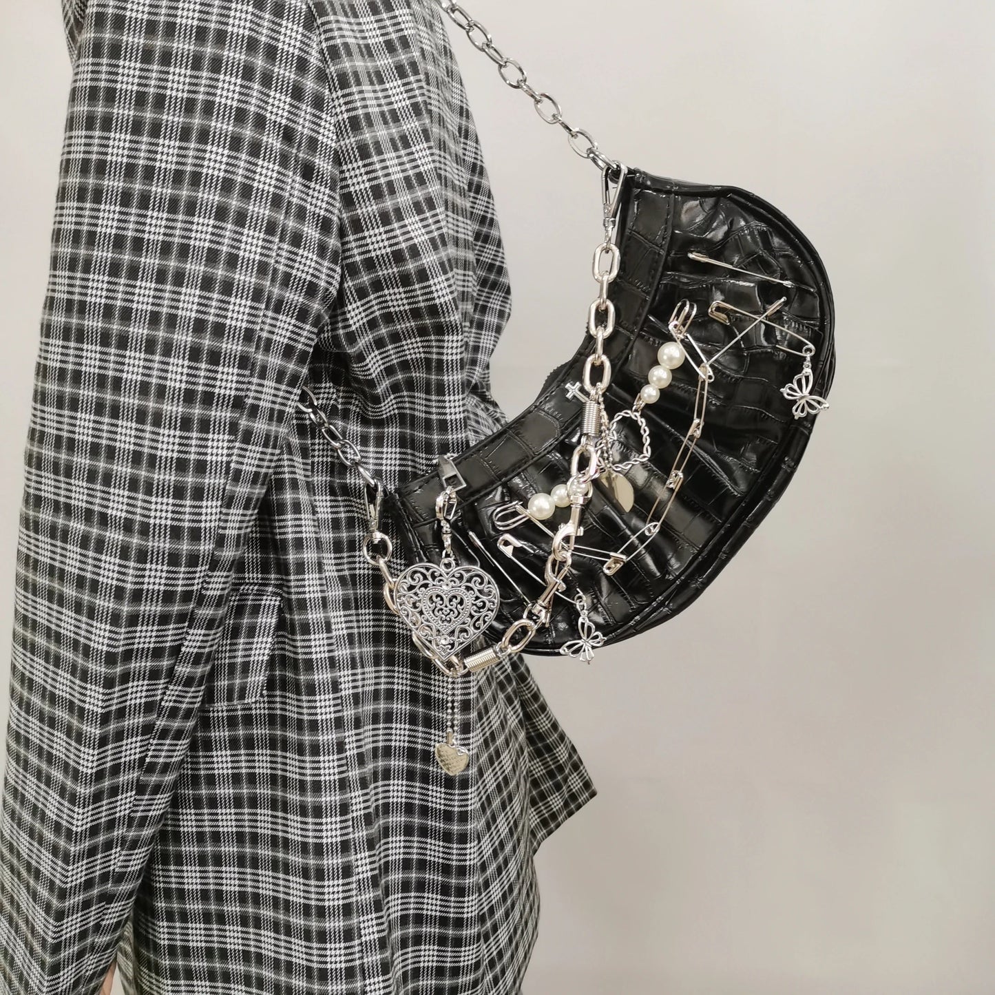 Plissierte Gothic-Handtasche – Schwarz