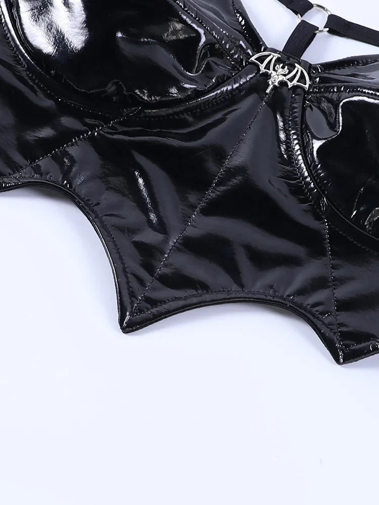 Gothic-Kurztop in Form einer Fledermaus