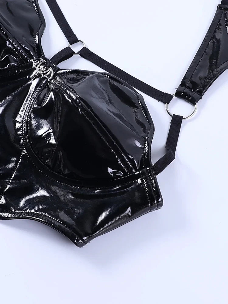 Gothic-Kurztop in Form einer Fledermaus