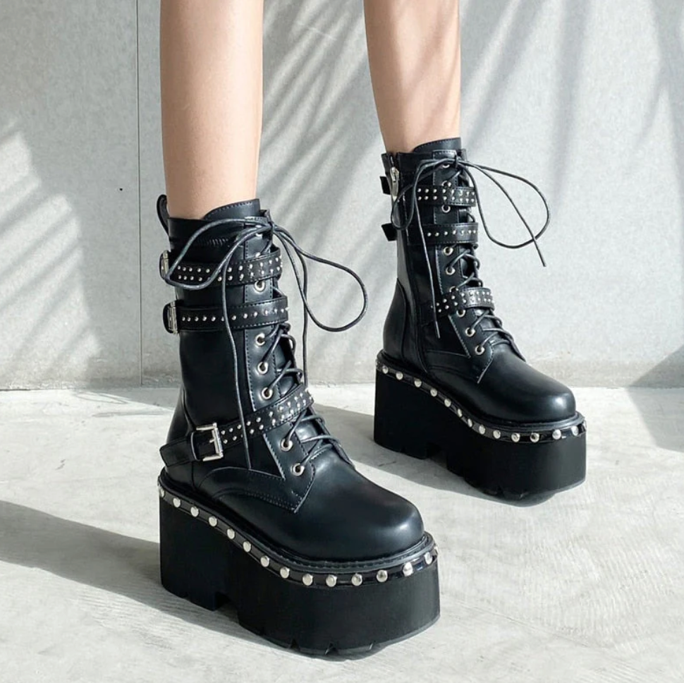 HOHE LEDERSCHUHE FÜR DAMEN