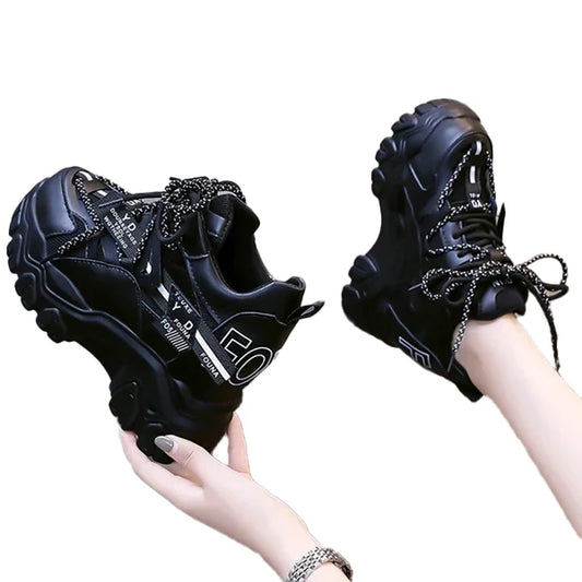 GOTHIC-SCHUHE AUF DER EGIRL-PLATTFORM